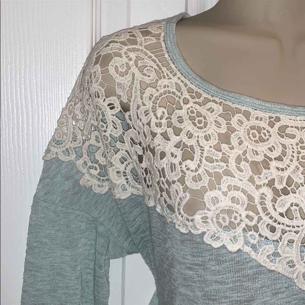 Blue top - Picture 2 of 5